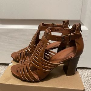 COPY - Camel colored heeled sandal